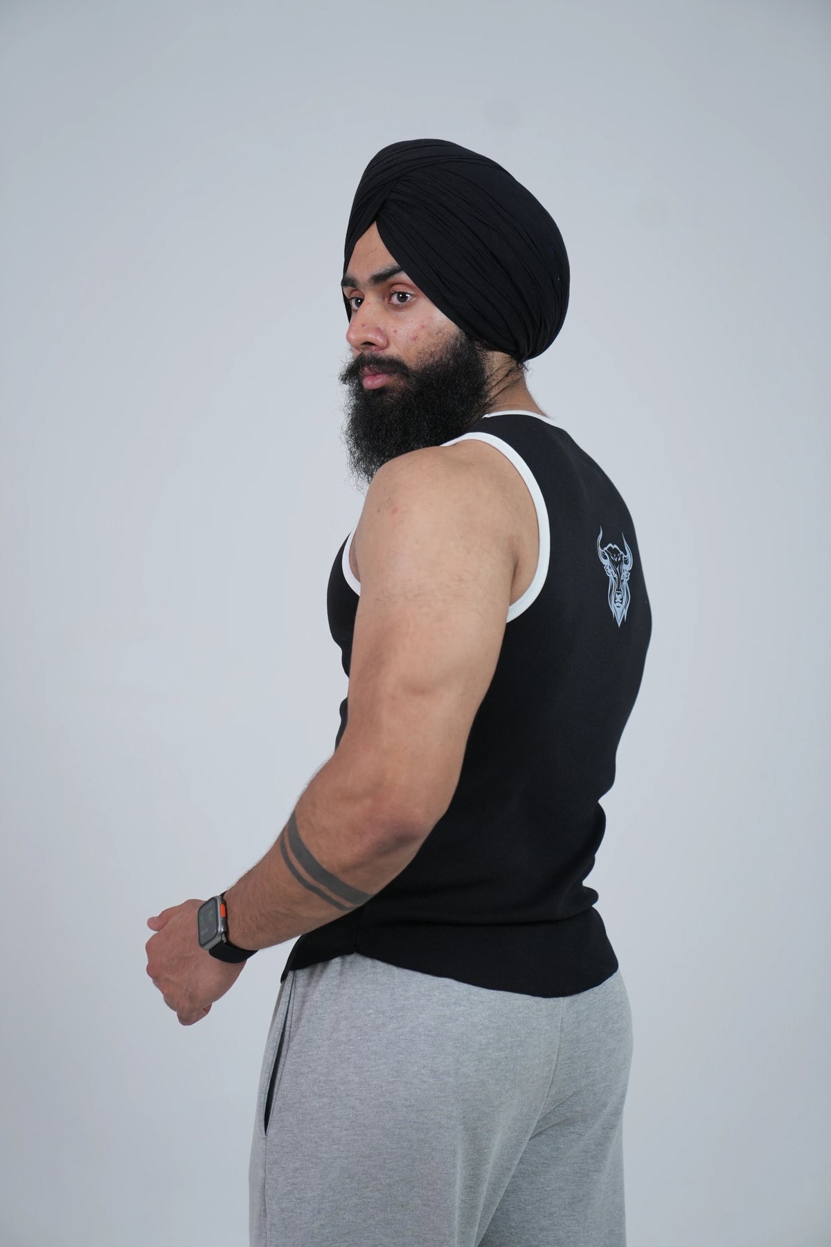 BLACK VEST