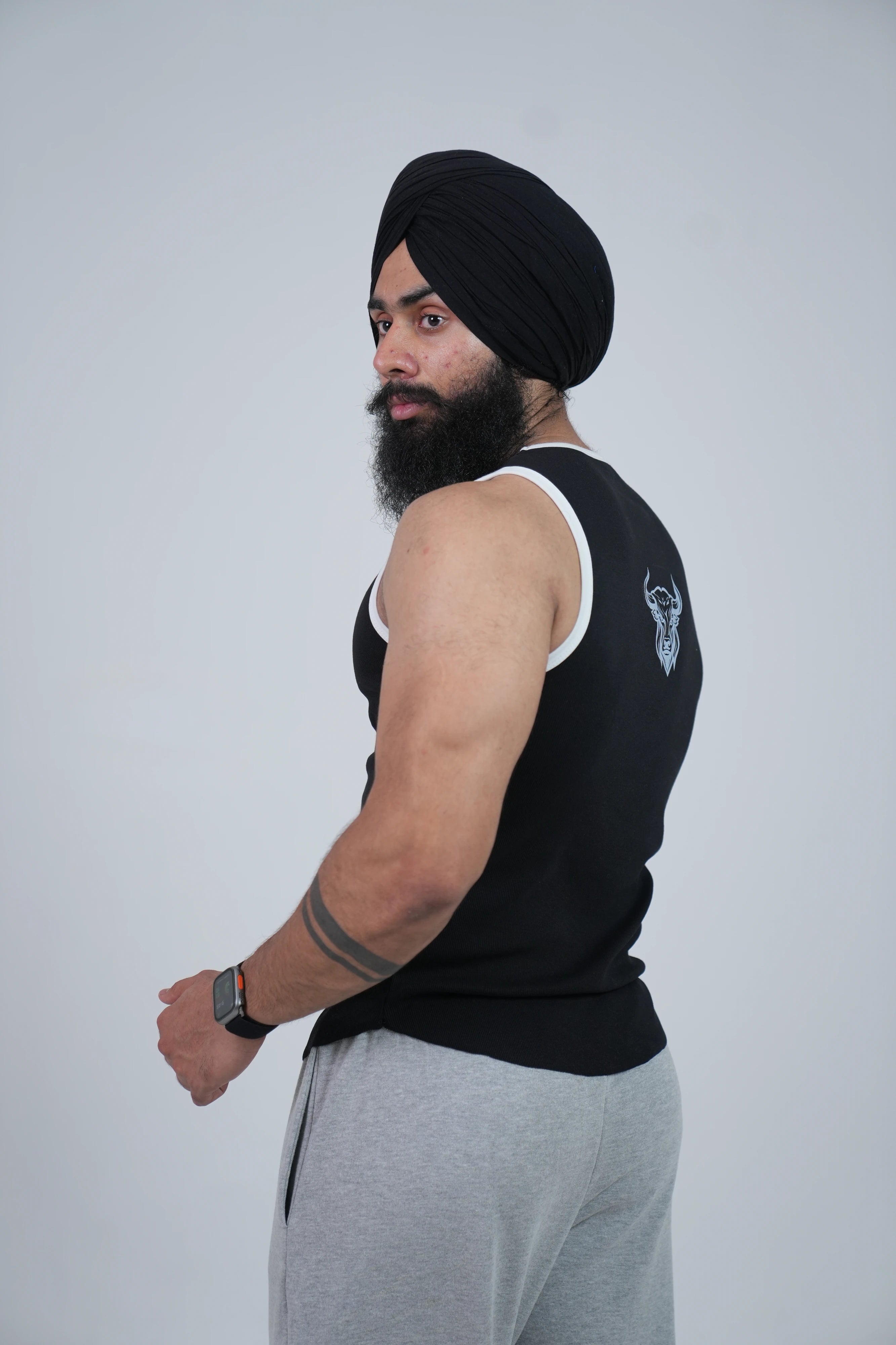 BLACK VEST