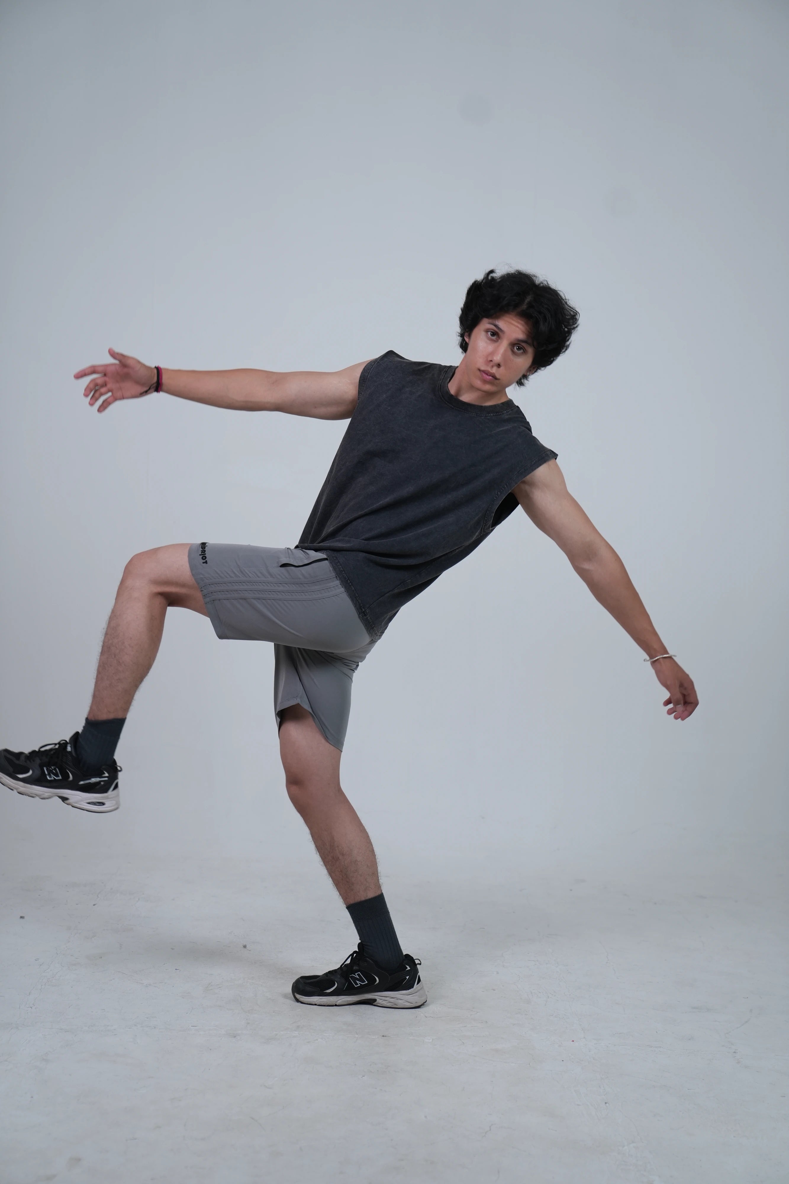 Acidwash smoky black boxy tank