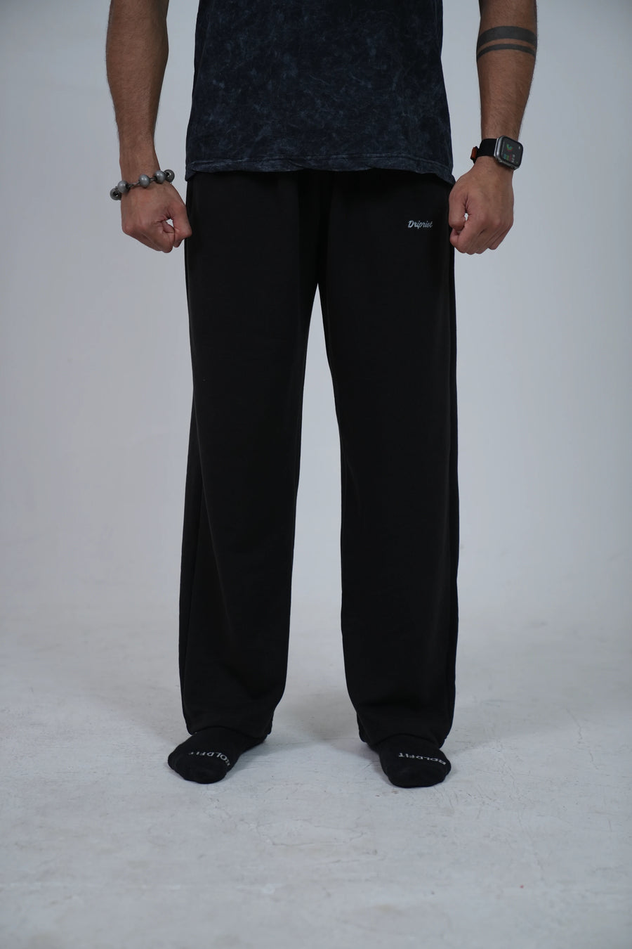baggy-black-front